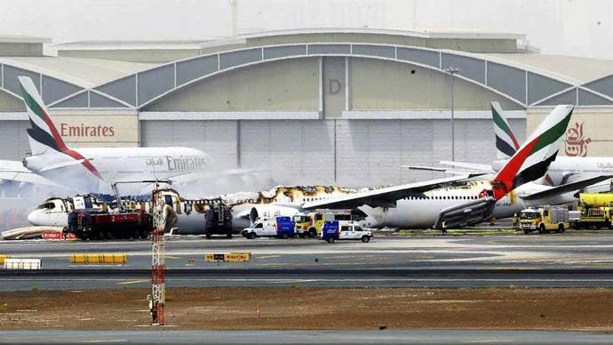 Avión de Emirates Airlines sufre accidente al llegar a Dubai