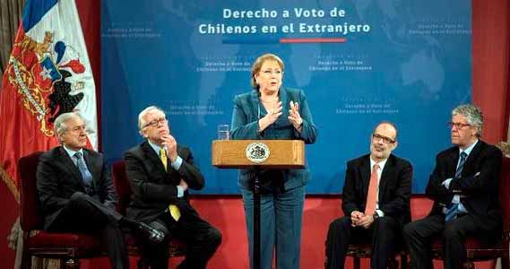 Imagen de archivo de la presidenta  chilena Michelle Bachelet en ocasión de presentar el proyecto 