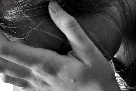 Indignación en Marruecos: joven víctima de violación se suicidó tras chantajes de sus seis abusadores