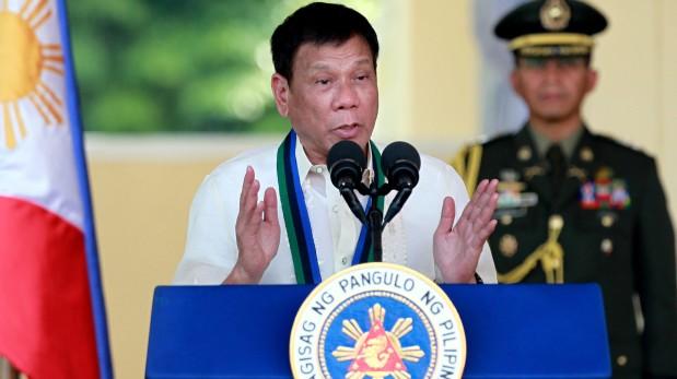 El presidente de Filipinas, Rodrigo Duterte, defendió su orden de 'disparar a matar'