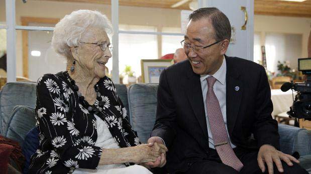 Ban Ki-moon junto a su 'segunda madre', Libba Patterson. 