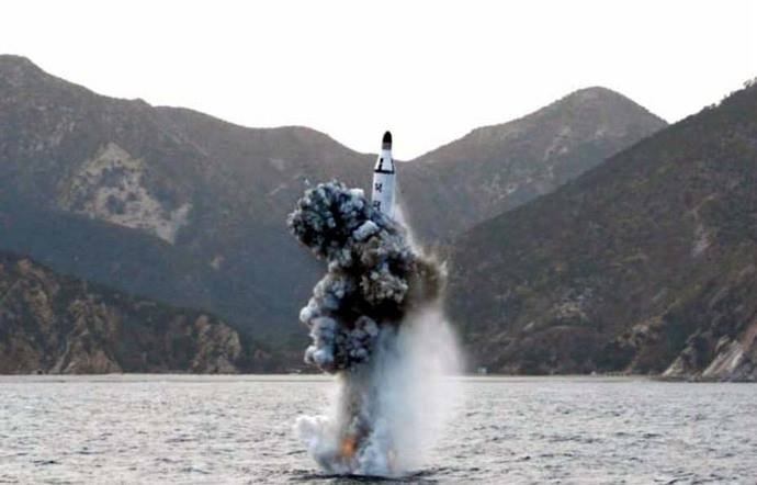 Tokio, Seúl y Pekín se reúnen en Tokio con el foco puesto en el misil lanzado por Pyongyang