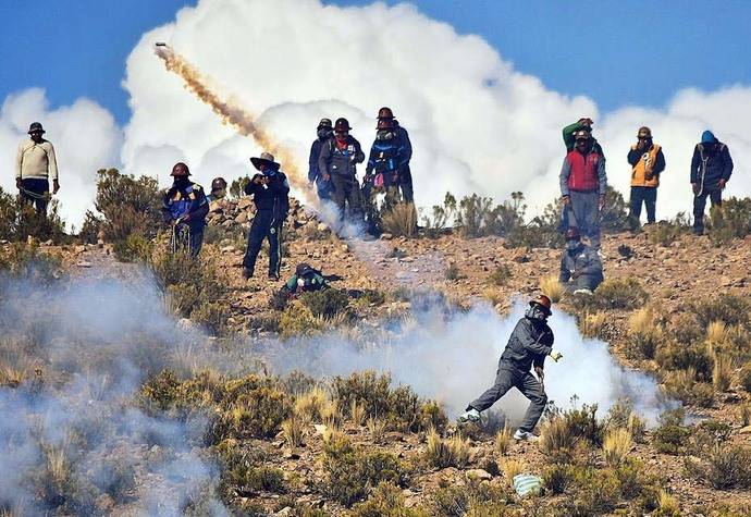 Detienen a 43 mineros en Bolivia tras asesinato de viceministro