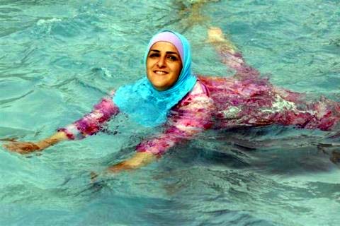 La ONU defiende derecho a llevar burkini y condena las ordenanzas en Francia