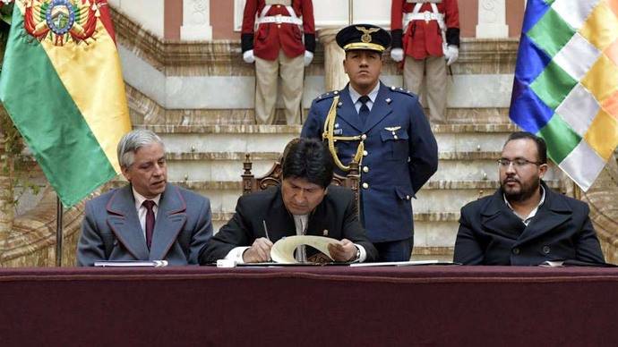 Bolivia anula contrato con filial de minera de EEUU tras protestas