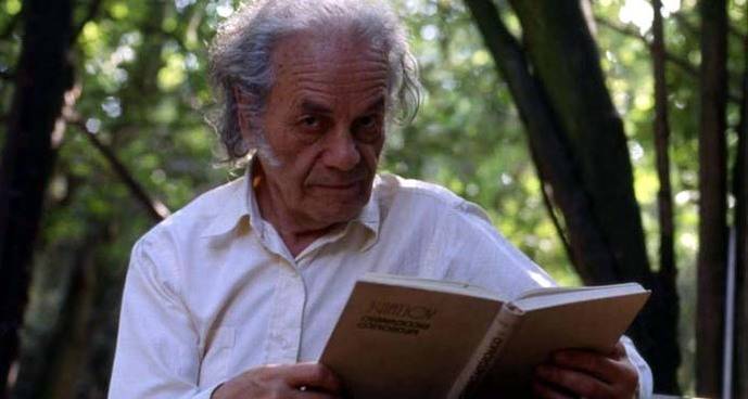 Nicanor parra, el 'antipoeta' ha cumplido 102 años...