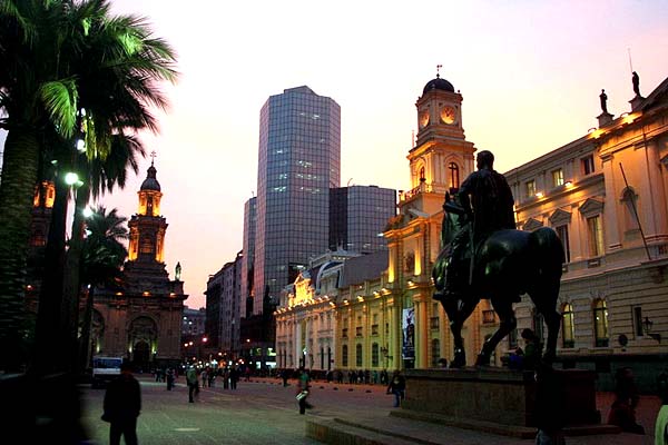 Vista del centro de Santiago de Chile, la capital del país...
