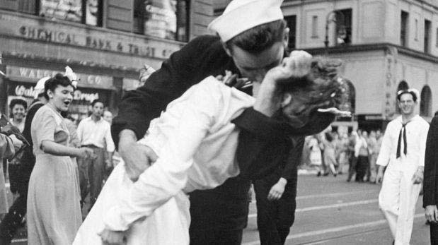 Greta Zimmer Friedman se convirtió en uno de los símbolos de la celebración del fin de la Segunda Guerra Mundial