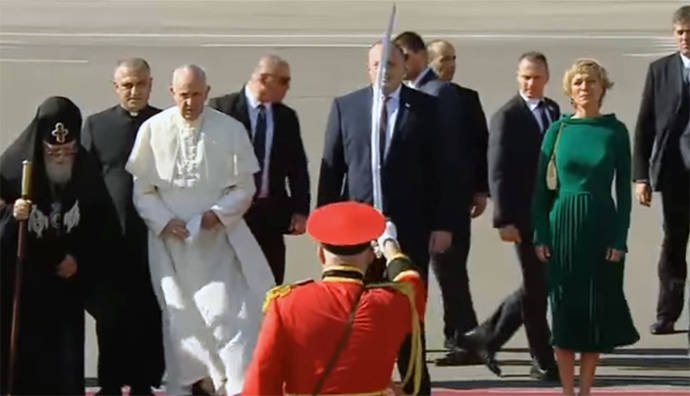 Papa Francisco: “el Presidente colombiano Santos está arriesgando todo por la paz”