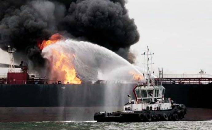 Buque con 150.000 barriles de hidrocarburos se incendia en el Golfo de México