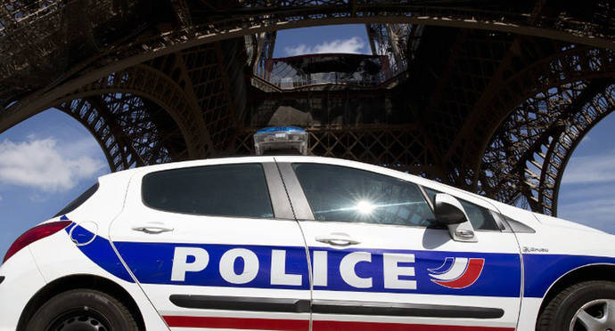 Detienen adolescente que preparaba ataque en París