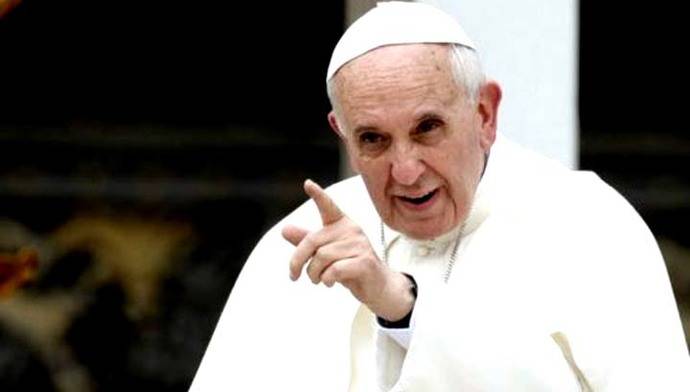El Papa Francisco dice que Jesús nunca rechazaría a un homosexual o un transexual
