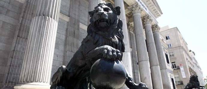 Los políticos ya preocupan más que la economía y son el tercer problema para los españoles, según el CIS