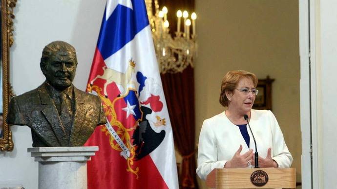 Presidenta Bachelet promulga ley que regula el voto de los chilenos en el extranjero