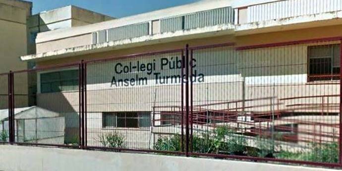 Una niña de ocho años ingresada tras recibir una paliza por doce compañeros en un colegio de Palma