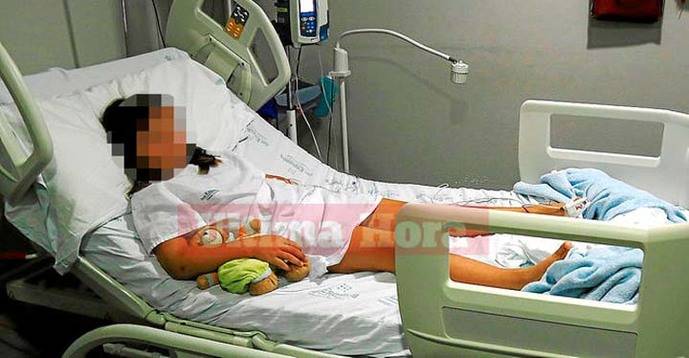 La niña de ocho años hospitalizada en Palma de Mallorca tras la paliza en su colegio. Alejandro Sepúlveda / Última Hora