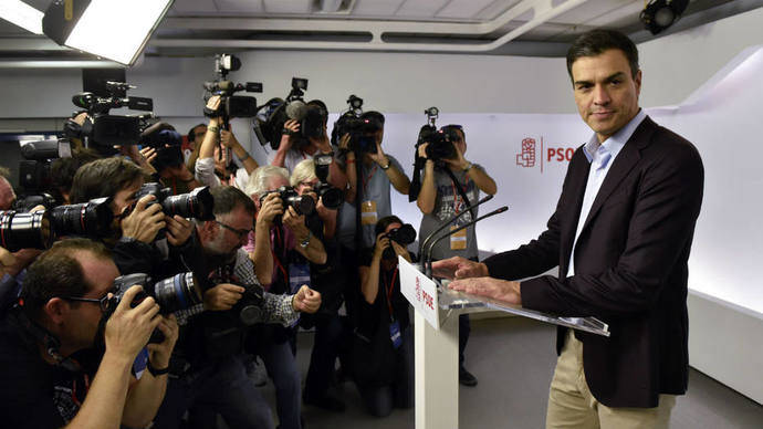 PSOE enfrenta el dilema de una muerte rápida o una pérdida de apoyos