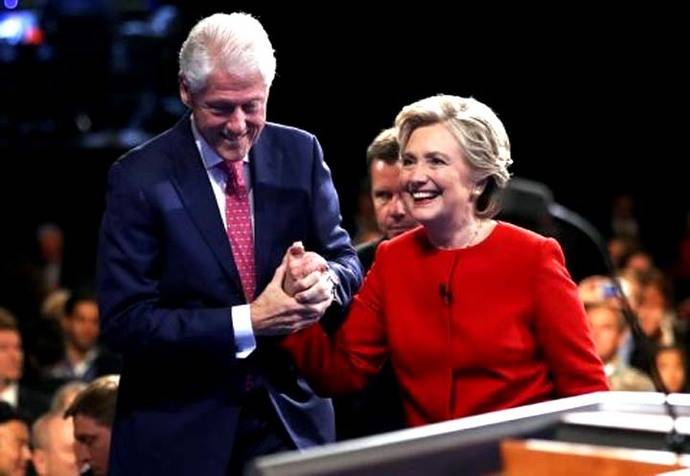 La candidata demócrata a la presidencia, Hillary Clinton, y su esposo, Bill.

