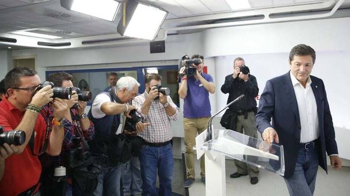 El PSOE allana el camino para una próxima investidura de Rajoy