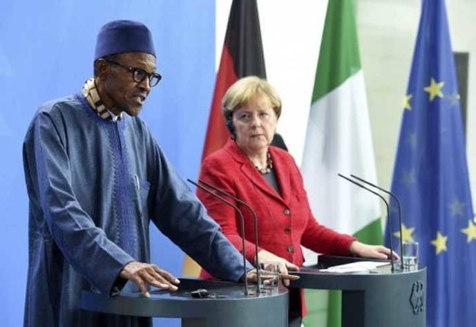 La canciller alemana, Angela Merkel, y el presidente de Nigeria, Muhammadu Buhari.