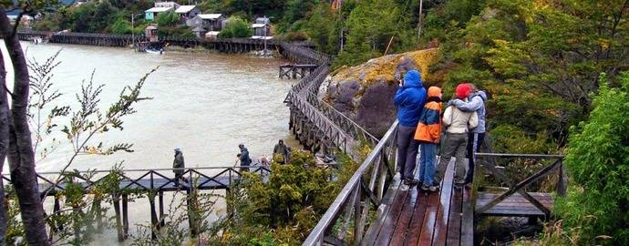 Las visitas a Caleta Tortel, Chile aumentan un 15% por nueva barcaza