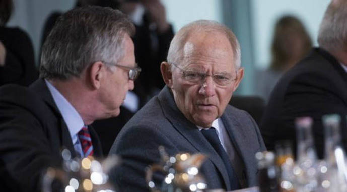 El ministro del Interior alemán, Thomas de Maiziere (izquierda), junto con el ministro de Finanzas alemán, Wolfgang Schaeuble.