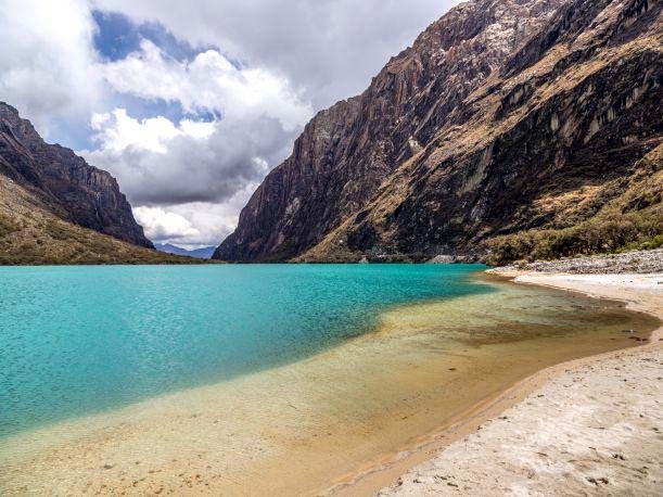 Hermosas lagunas de color turquesa, visitadas por turistas nacionales e internacionales. 

