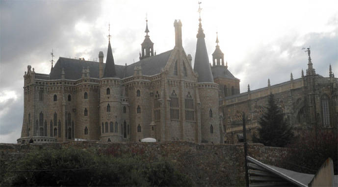 Astorga, más que mantecadas y chocolate