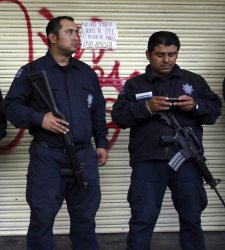 Los policías mexicanos están pasados de peso