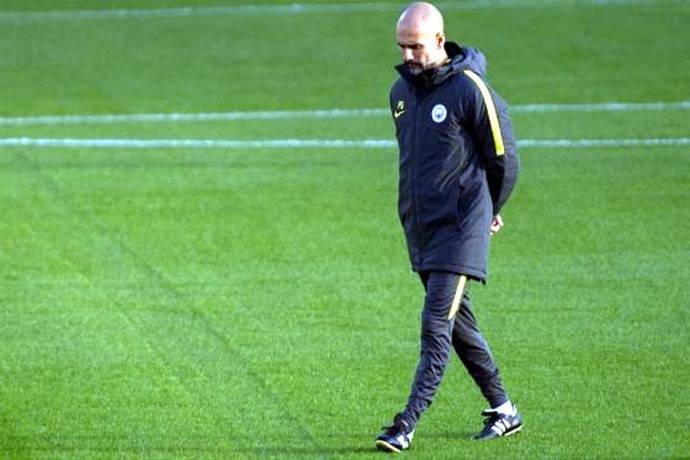 Pep Guardiola, durante un entrenamiento del Manchester City