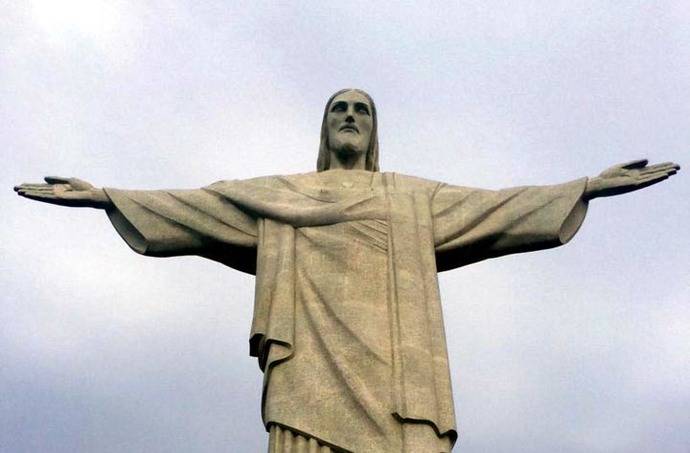 Leyenda del Cristo Redentor: La viajera y el abrazo