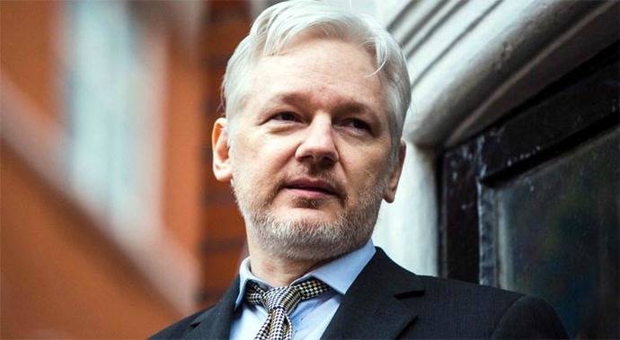 Assange es interrogado en Londres por denuncia de violación