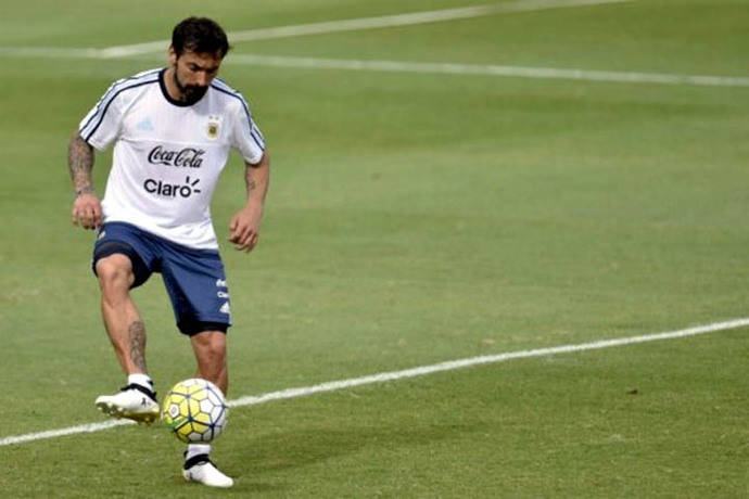 Periodista argentino reitera que Lavezzi fumó marihuana antes del juego ante Colombia