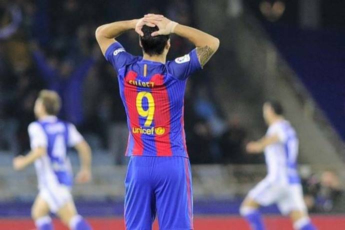 Un gris Barcelona empata con la Real Sociedad y se aleja aún más del Madrid