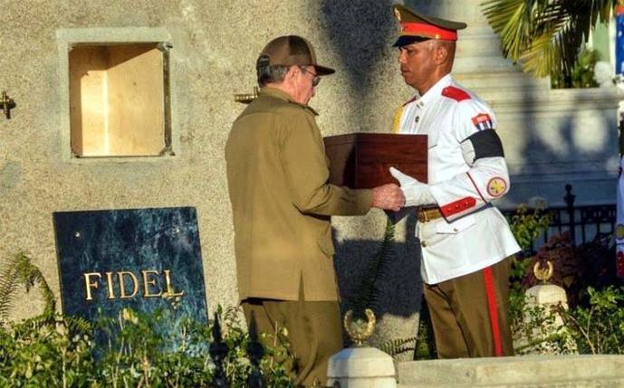 Así fue enterrado Fidel Castro en Santiago de Cuba