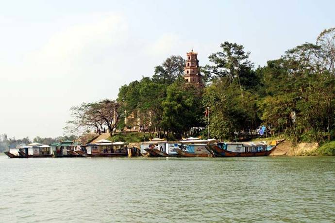 Hue - Pagoda Thien Mu