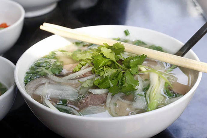 Phở (sopa de fideo y ternera)