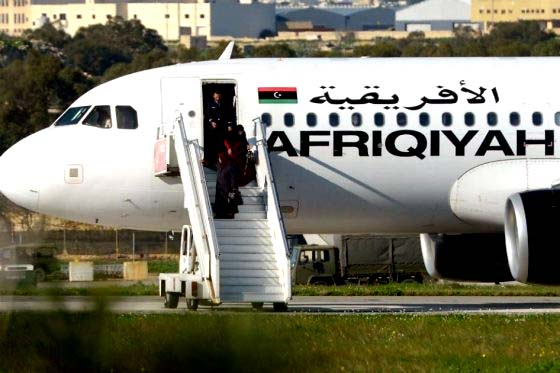 Secuestradores del avión libio se entregaron a la policía en Malta