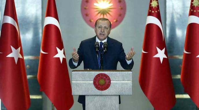 Parlamento turco comienza a debatir reforma de la Constitución