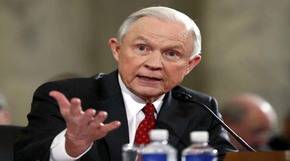 Jeff Sessions se compromete a decir "no" a Trump si se excede