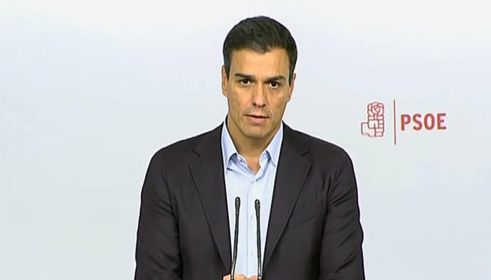 Pedro Sánchez medita sus posibilidades tras la desbandada del sector crítico hacia Patxi López