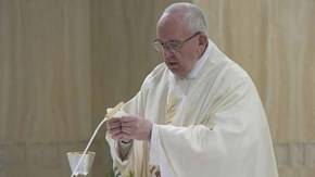 El Vaticano informa que 2.300 religiosos abandonan cada año