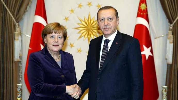 La canciller alemana Angel Merkel y el presidente turco, Recep Tayyip Erdogan (imagen de archivo)