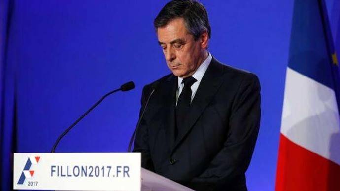 El candidato conservador a la presidencia de Francia François Fillon