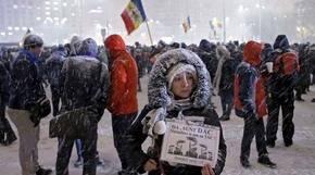 Dimite ministro de Justicia rumano por decreto de amnistía a corruptos