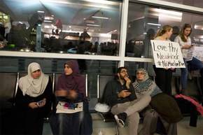 Siete casos de ciudadanos europeos que no podrán entrar en EEUU tras las medidas migratorias de Trump