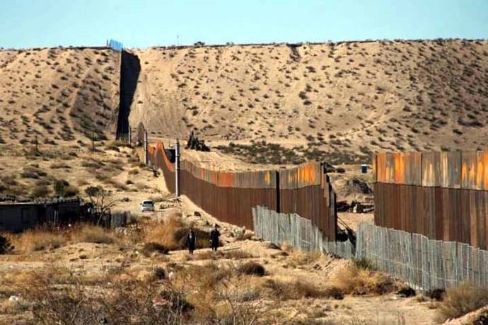 La valla fronteriza que ya existe en la frontera con Ciudad Juárez. 