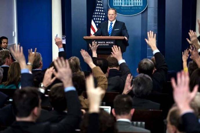 Sean Spicer vocero de la Casa Blanca. 