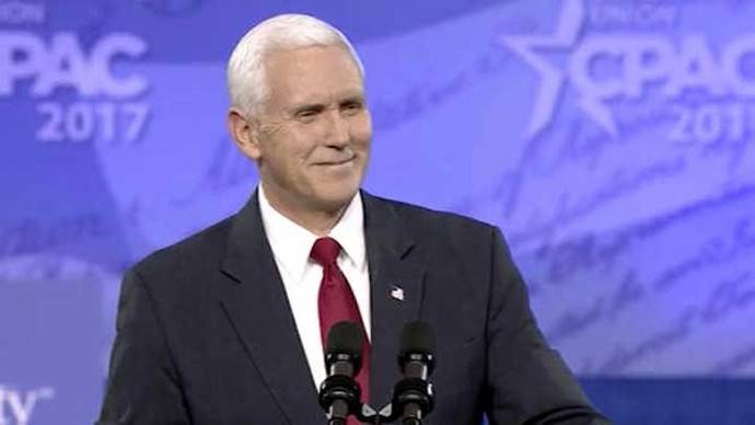 El vicepresidente de EEUU, Mike Pence, usó su correo privado para asuntos oficiales como gobernador