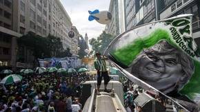 Miles de argentinos se movilizan contra el plan económico de Macri